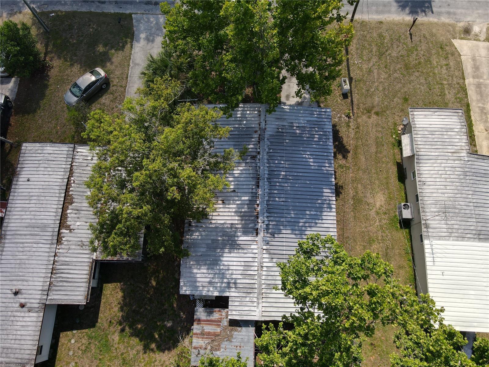 DELOUEST LAND - Residential