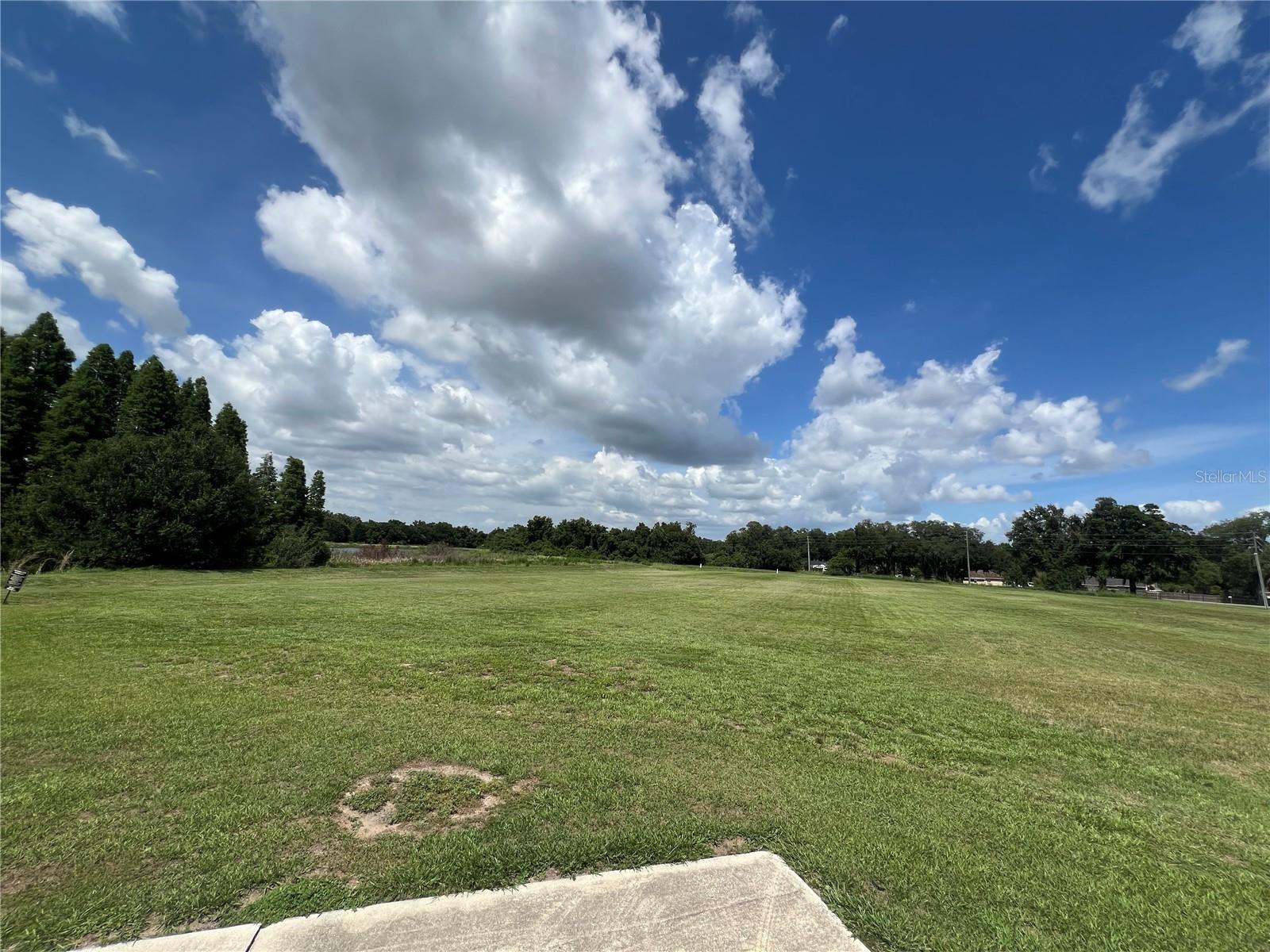 PARKWAY CORPORATE CENTER - Land