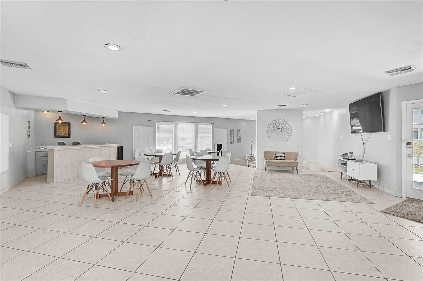 HIDDEN HOLLOW CONDO - Residential