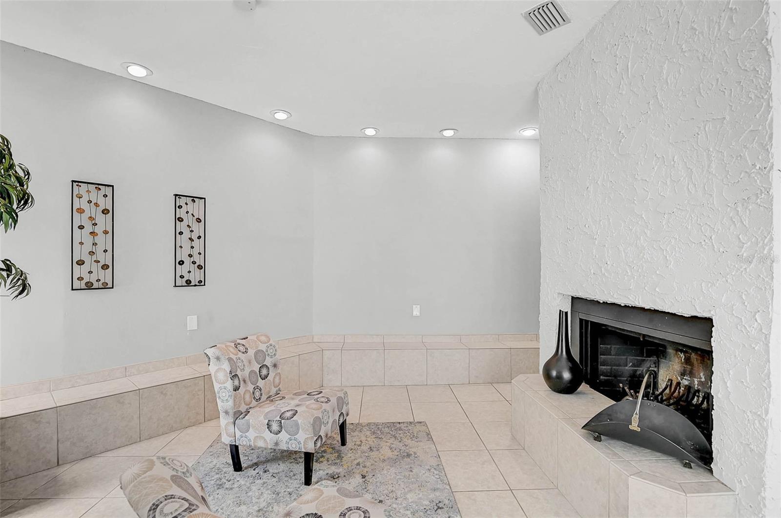 HIDDEN HOLLOW CONDO - Residential