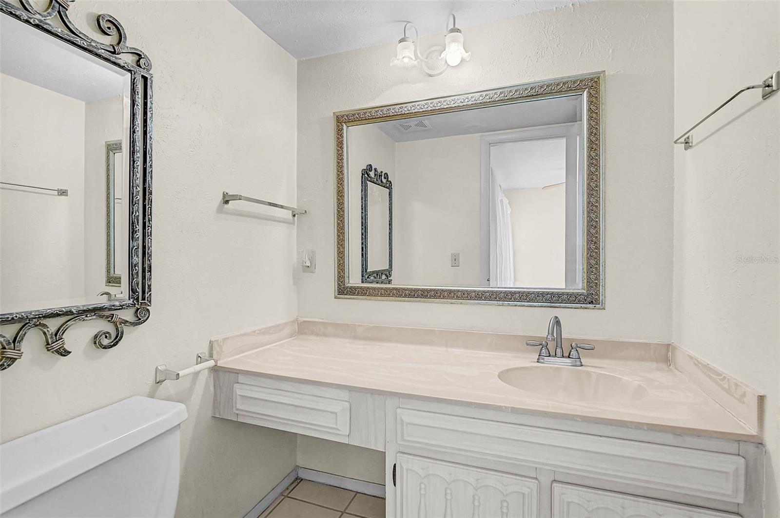 HIDDEN HOLLOW CONDO - Residential
