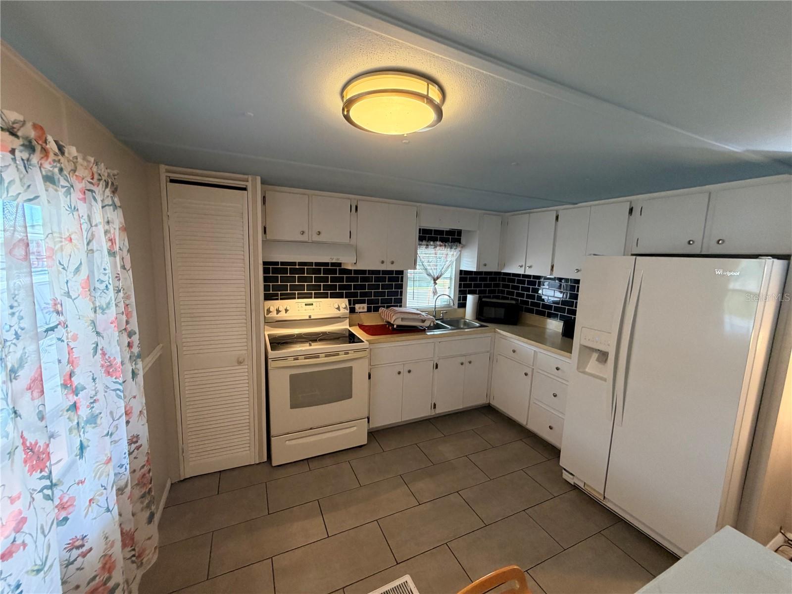 CASA LOMA MOBILEHOME - Residential