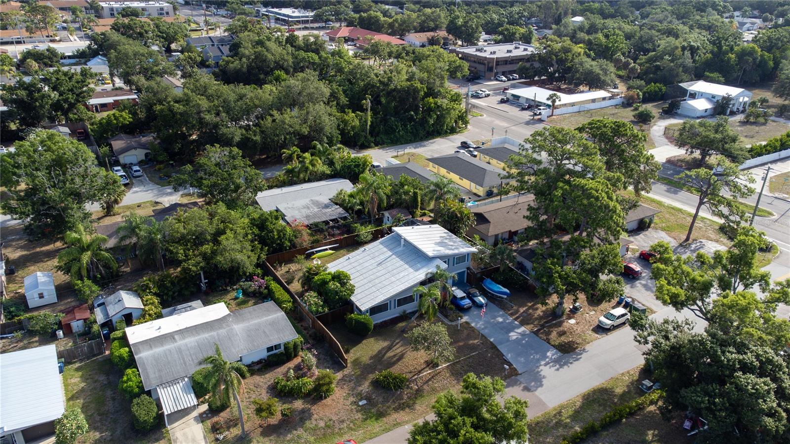 SARASOTA HIGHLANDS - Residential