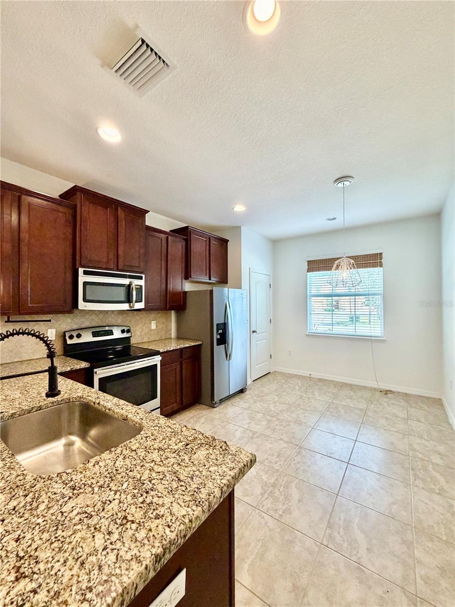 HIDDEN RIVER TOWNHOMES - Residential Lease