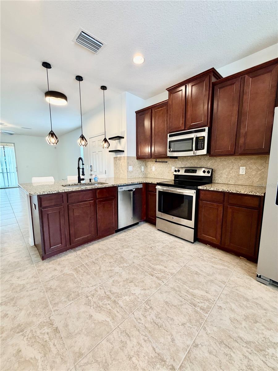 HIDDEN RIVER TOWNHOMES - Residential Lease