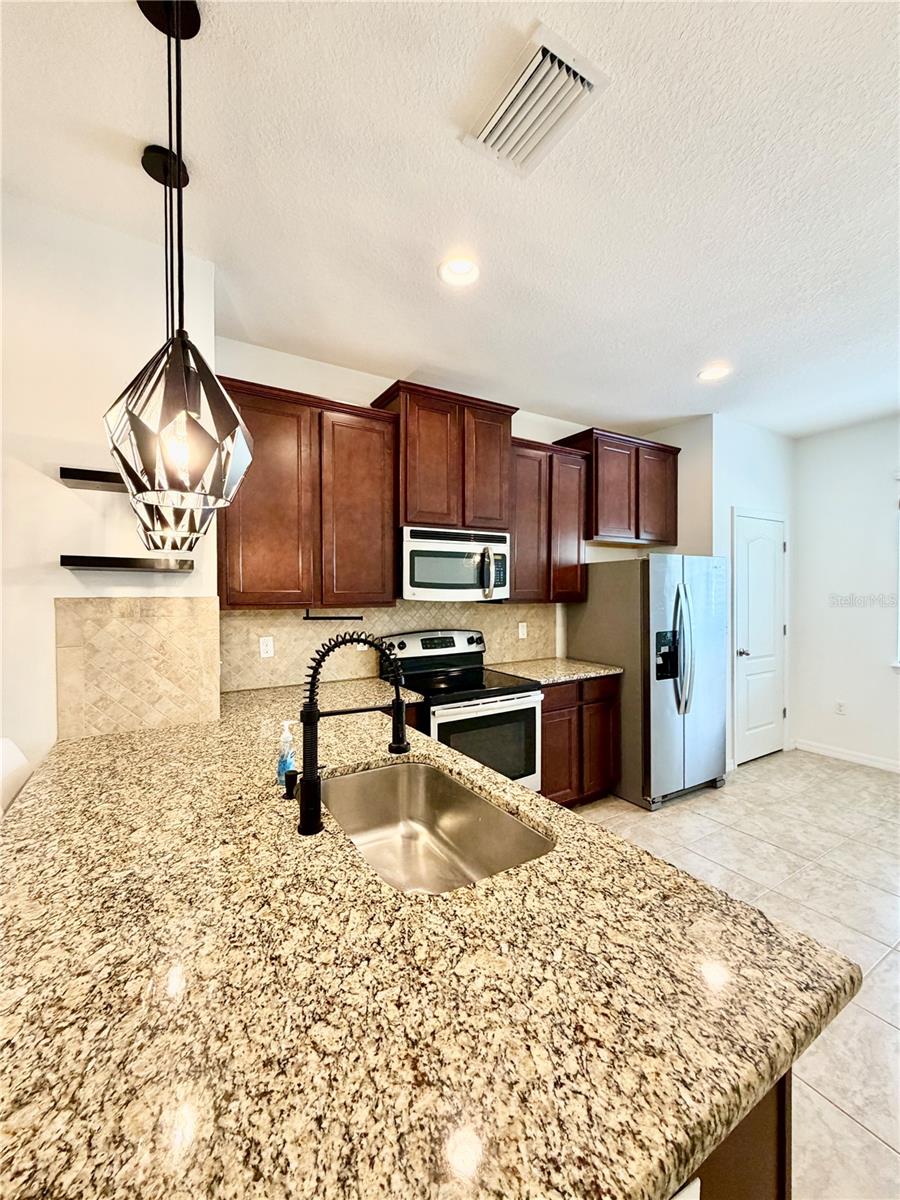 HIDDEN RIVER TOWNHOMES - Residential Lease