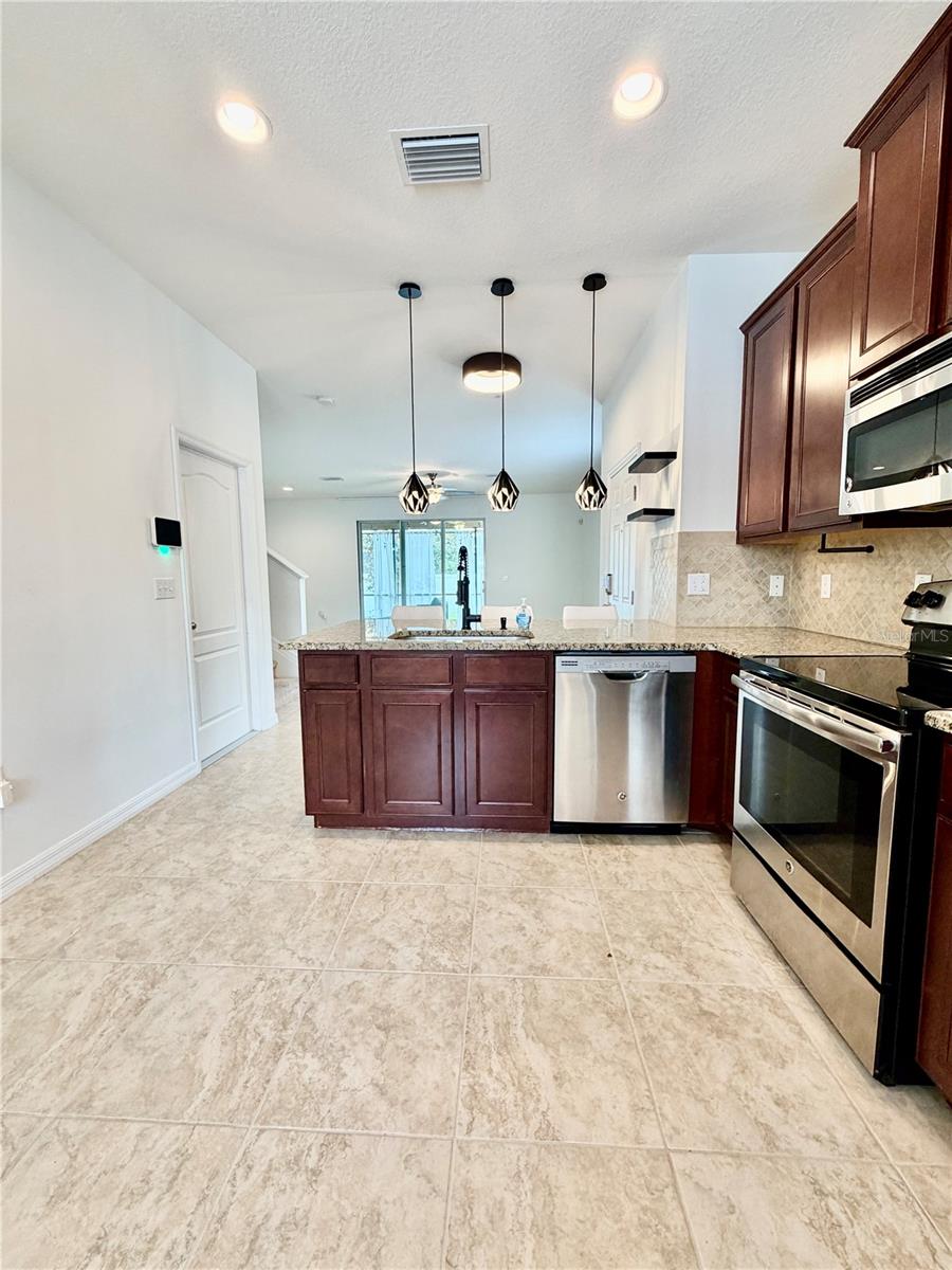 HIDDEN RIVER TOWNHOMES - Residential Lease