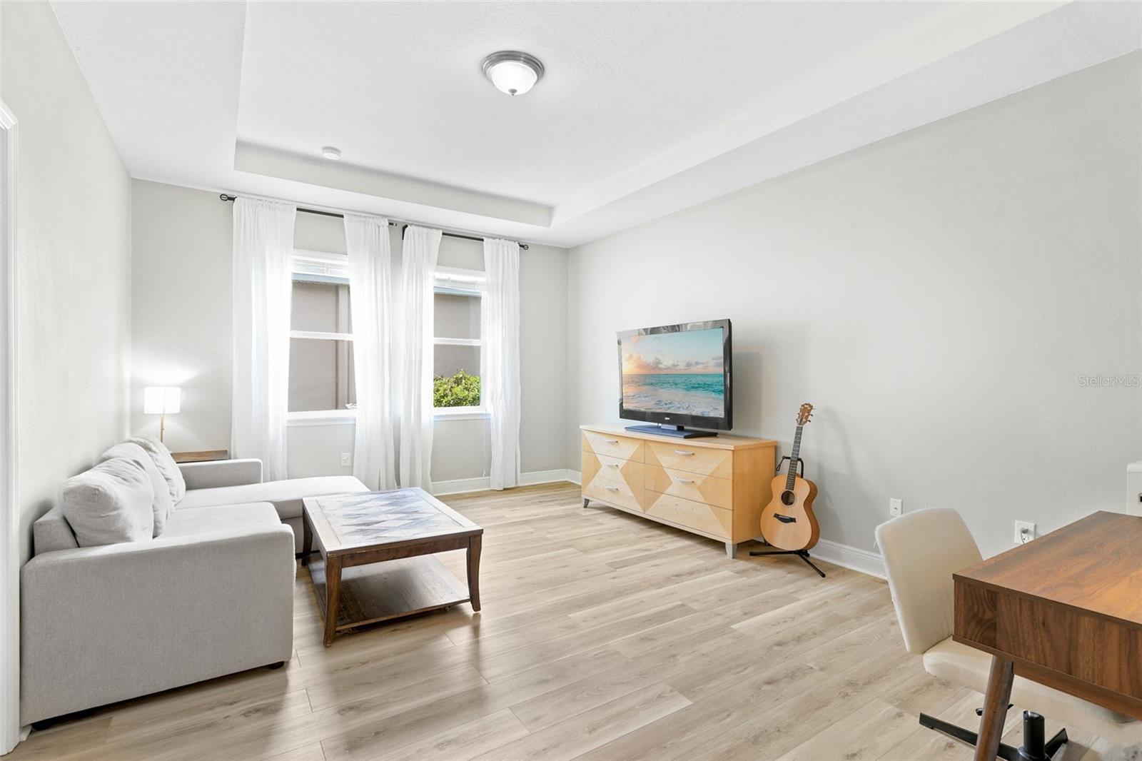 DEL TIERRA PH II - Residential
