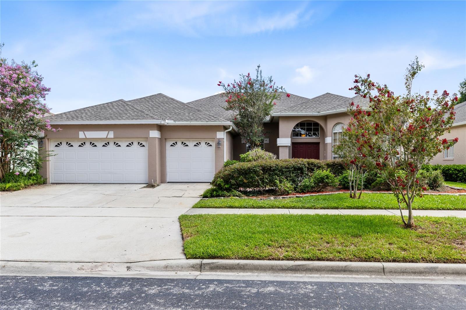 CRESCENT PARK - Residential