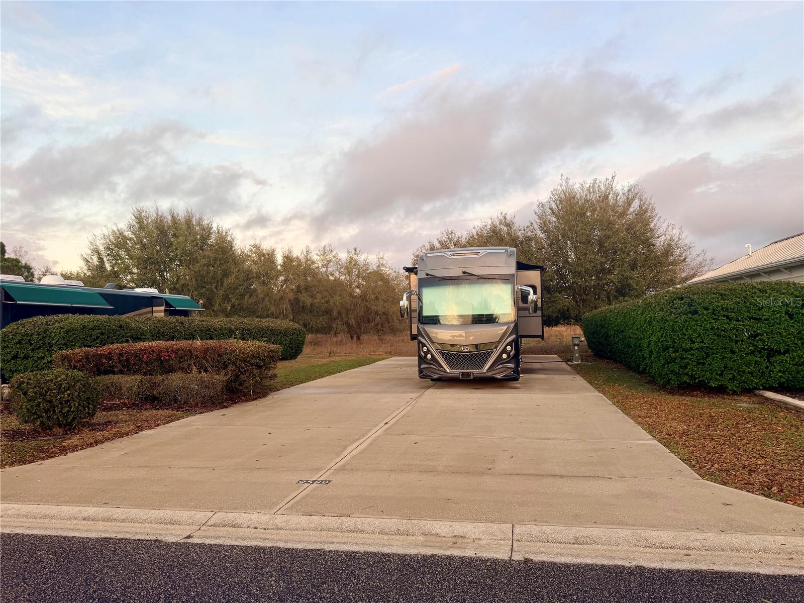FLORIDA GRANDE MOTOR COACH RESIDENCE - Land