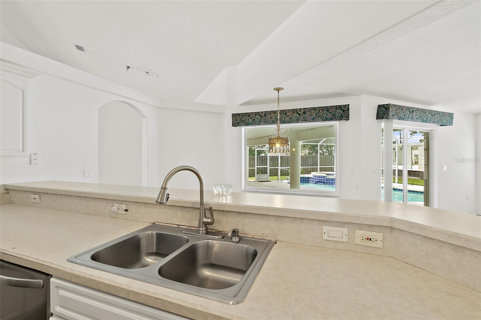 ROYAL PALMS - Residential