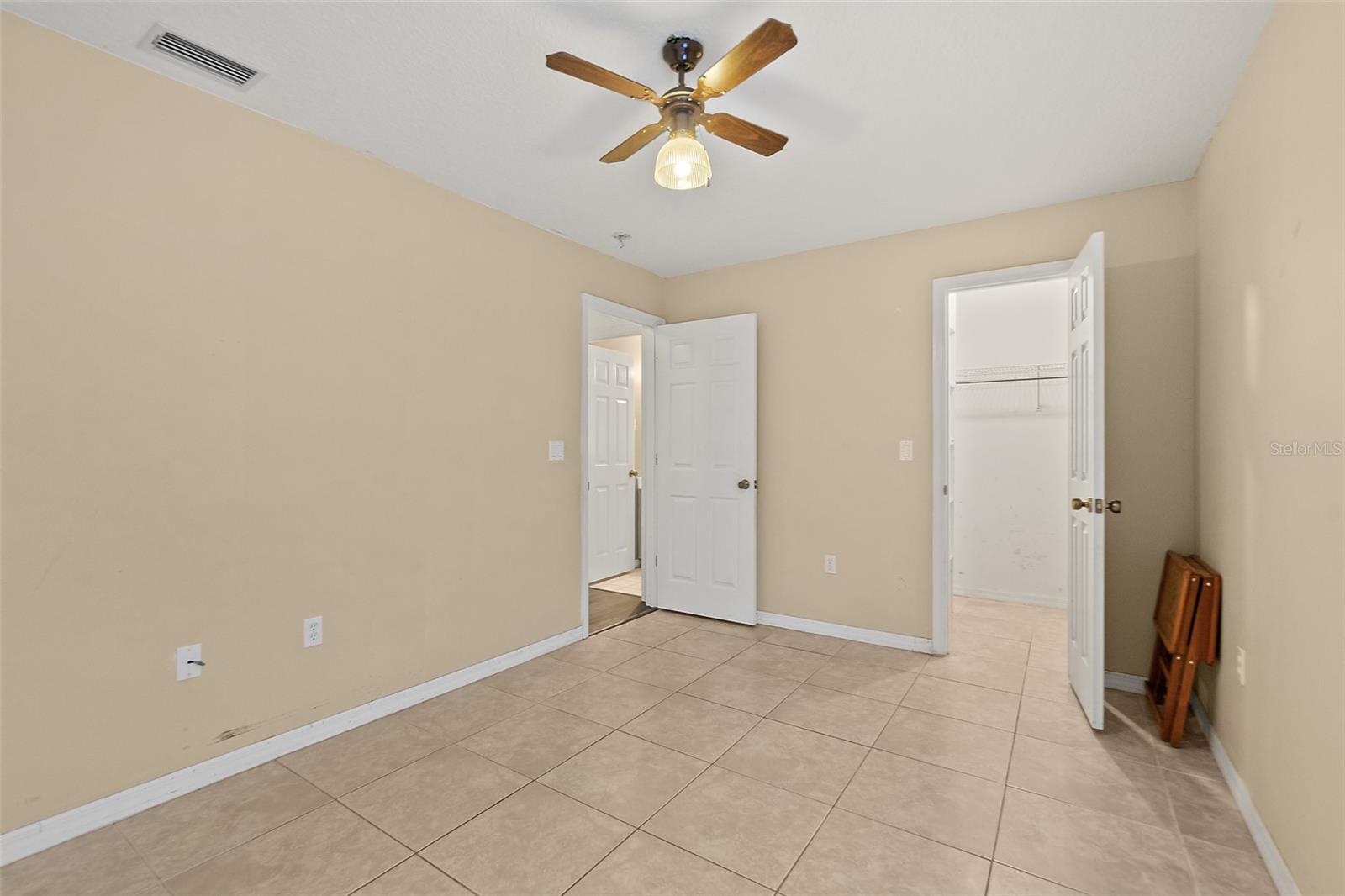 ROYAL PALMS - Residential