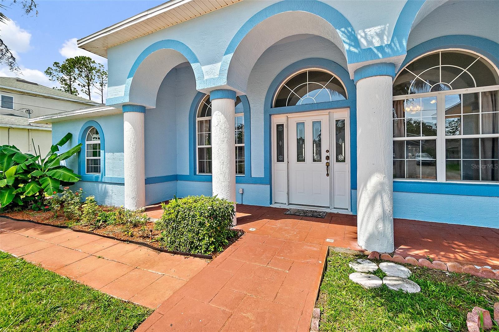 ROYAL PALMS - Residential