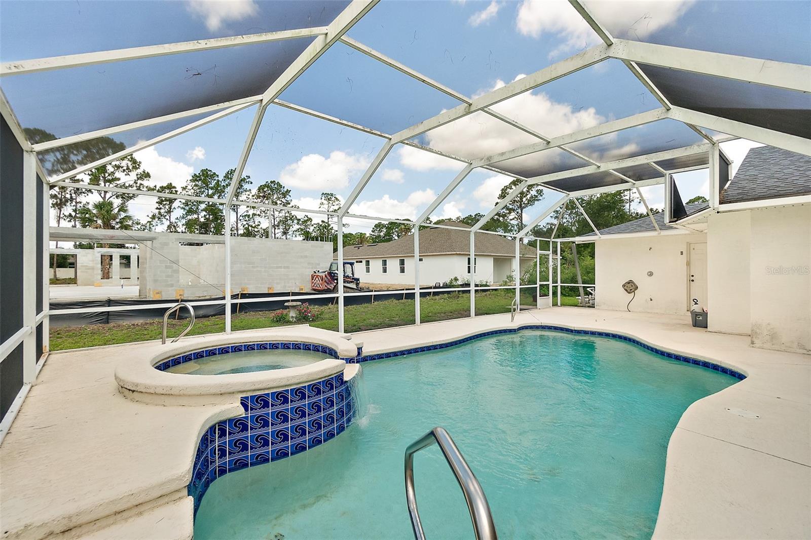 ROYAL PALMS - Residential