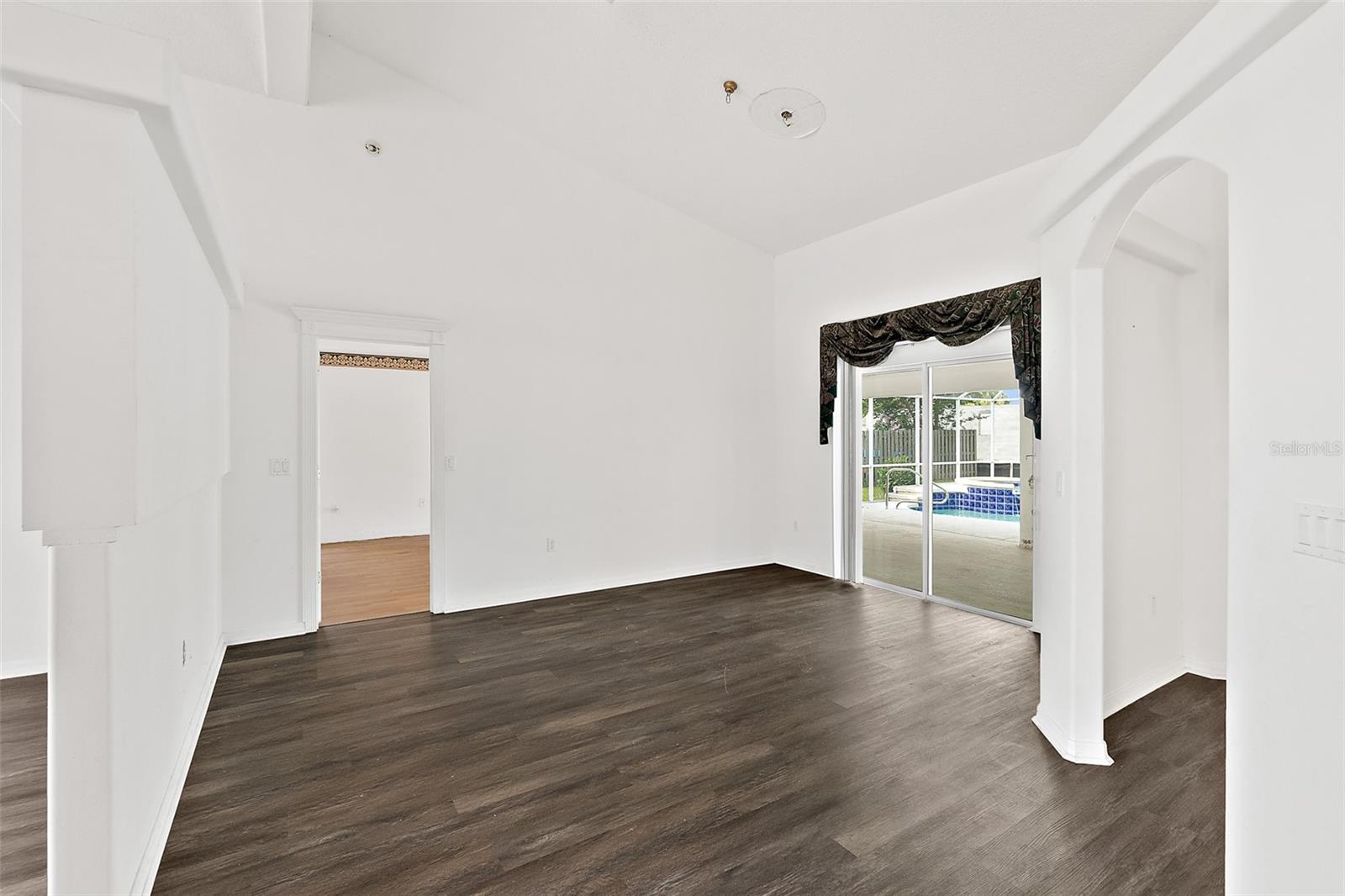 ROYAL PALMS - Residential