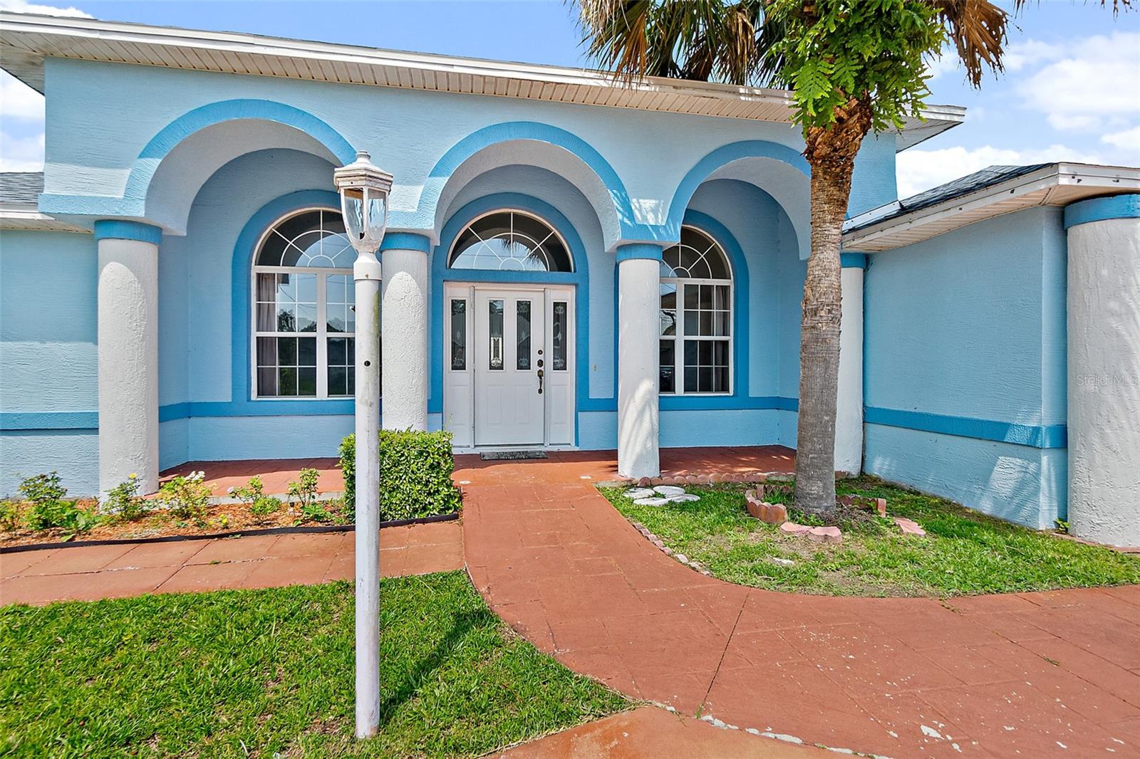 ROYAL PALMS - Residential