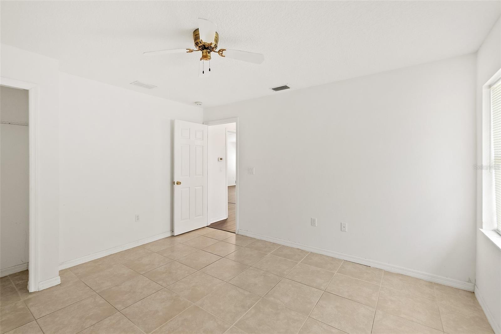 ROYAL PALMS - Residential