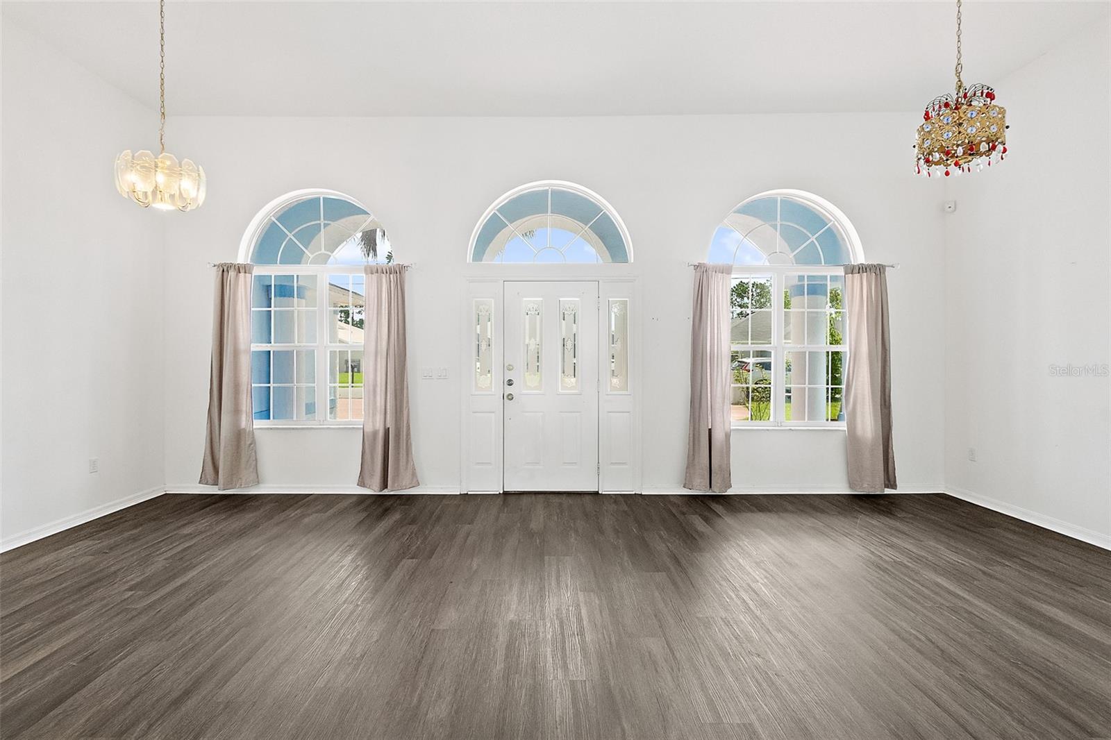 ROYAL PALMS - Residential