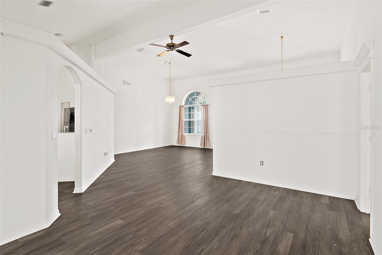 ROYAL PALMS - Residential