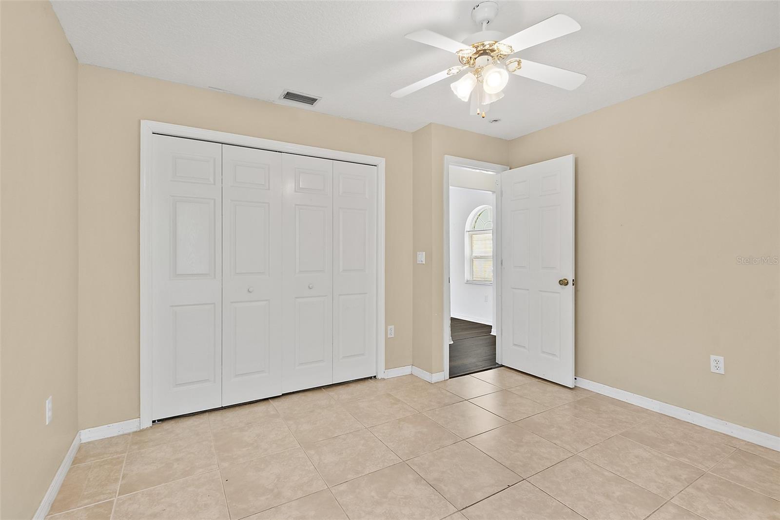ROYAL PALMS - Residential
