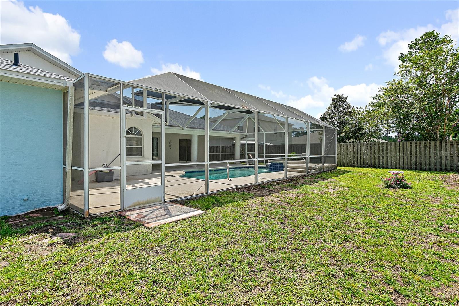 ROYAL PALMS - Residential