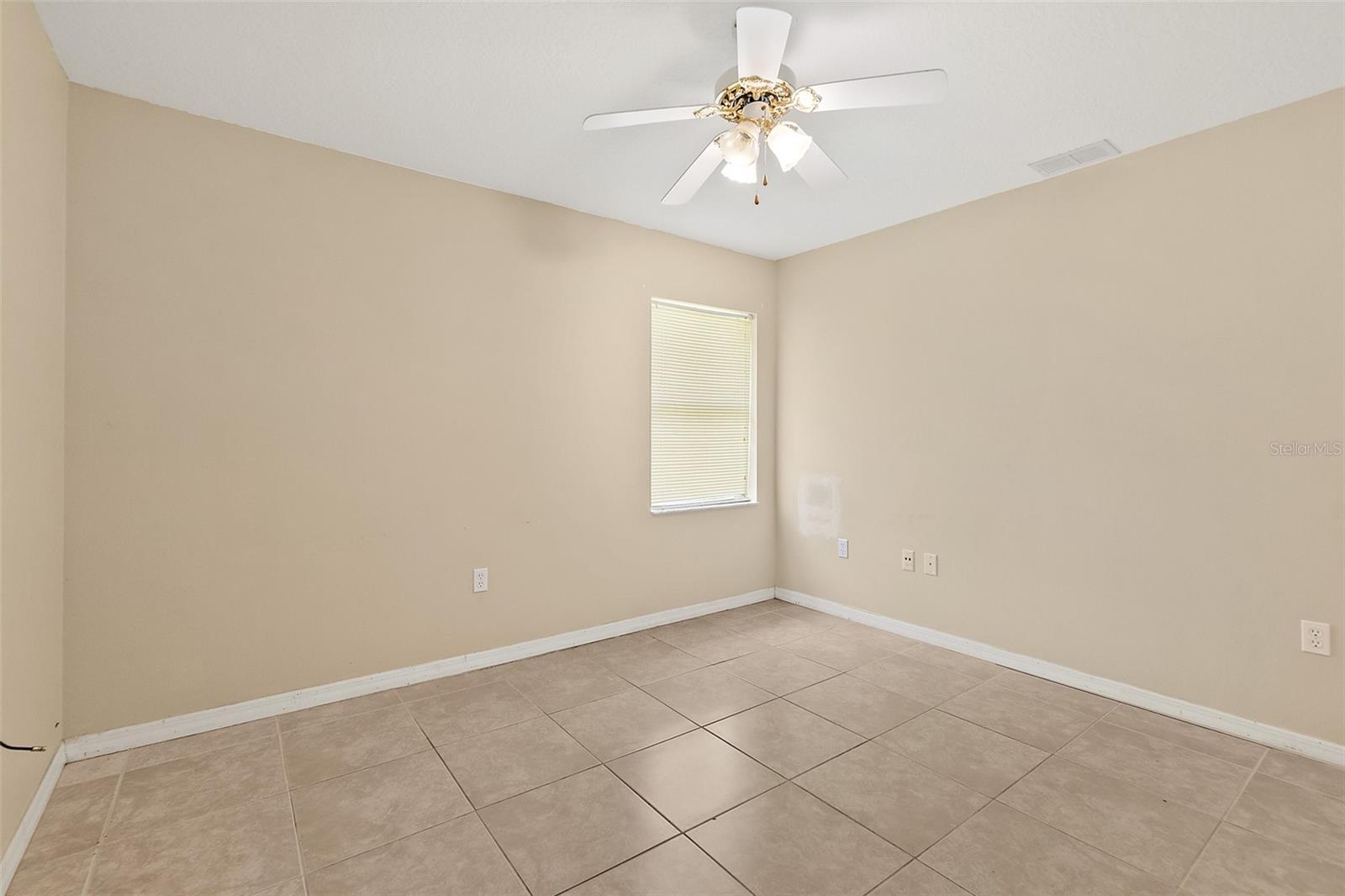 ROYAL PALMS - Residential