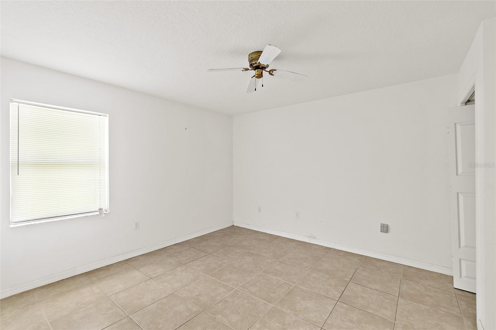ROYAL PALMS - Residential
