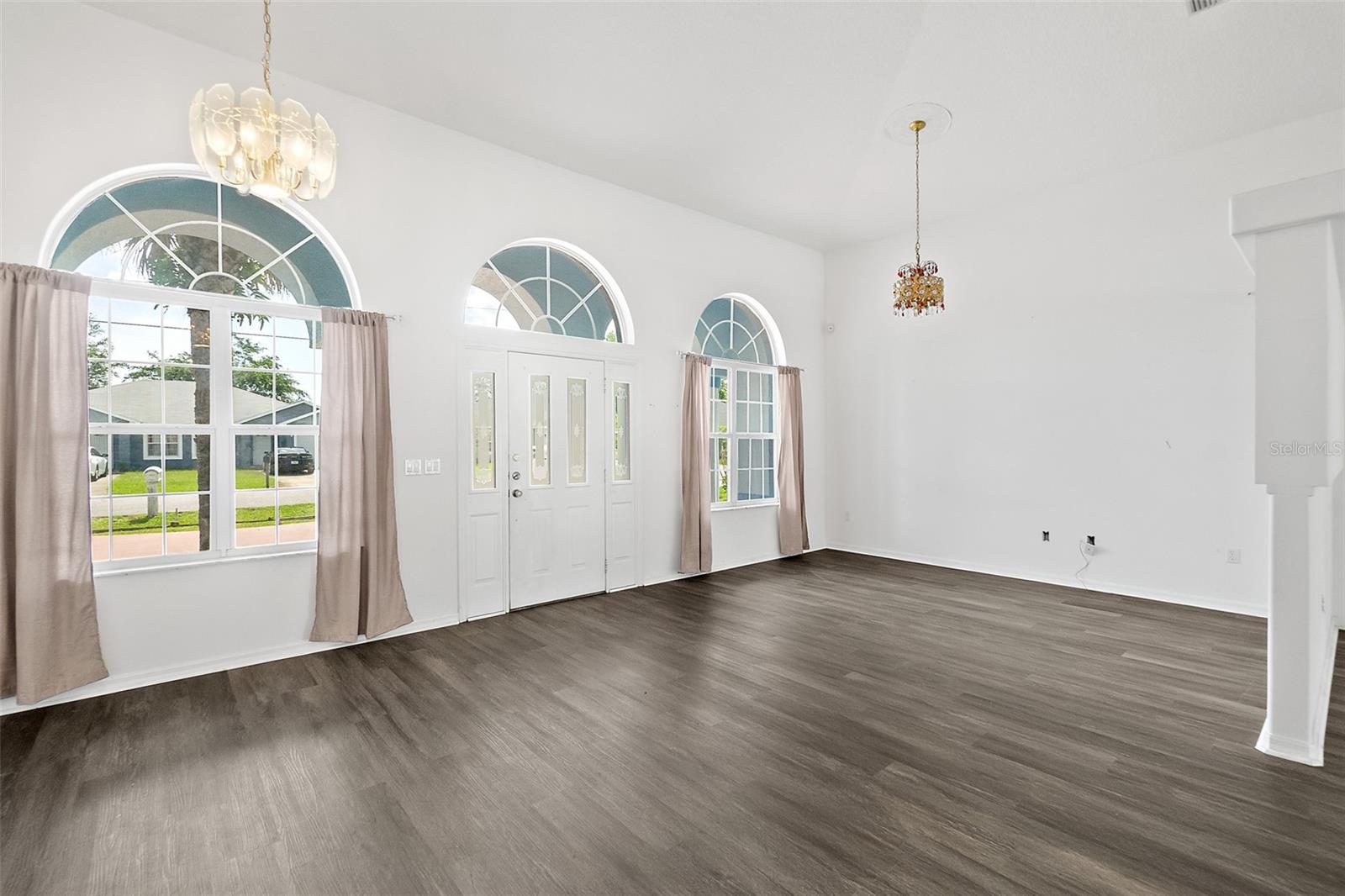 ROYAL PALMS - Residential