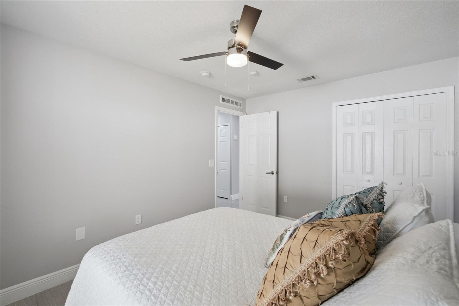 DELTONA LAKES UNIT 12 - Residential