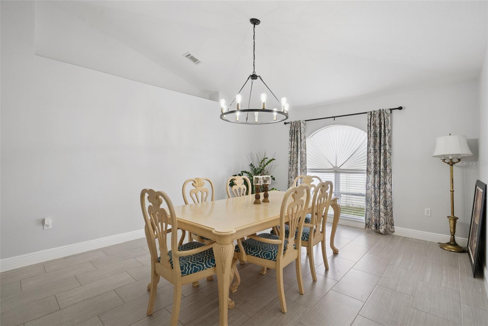 DELTONA LAKES UNIT 12 - Residential