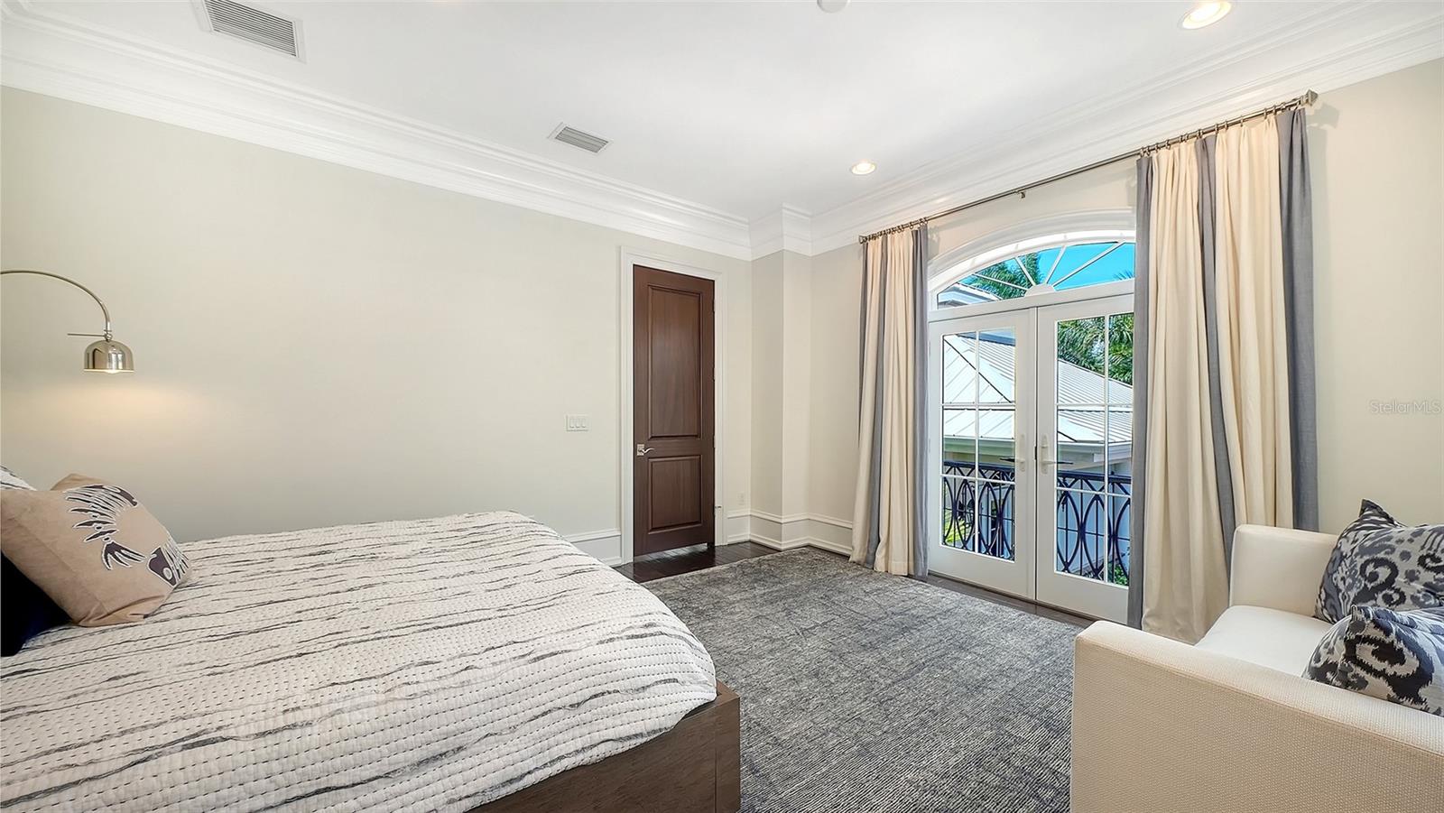 LIDO C/LIDO SHORES - Residential