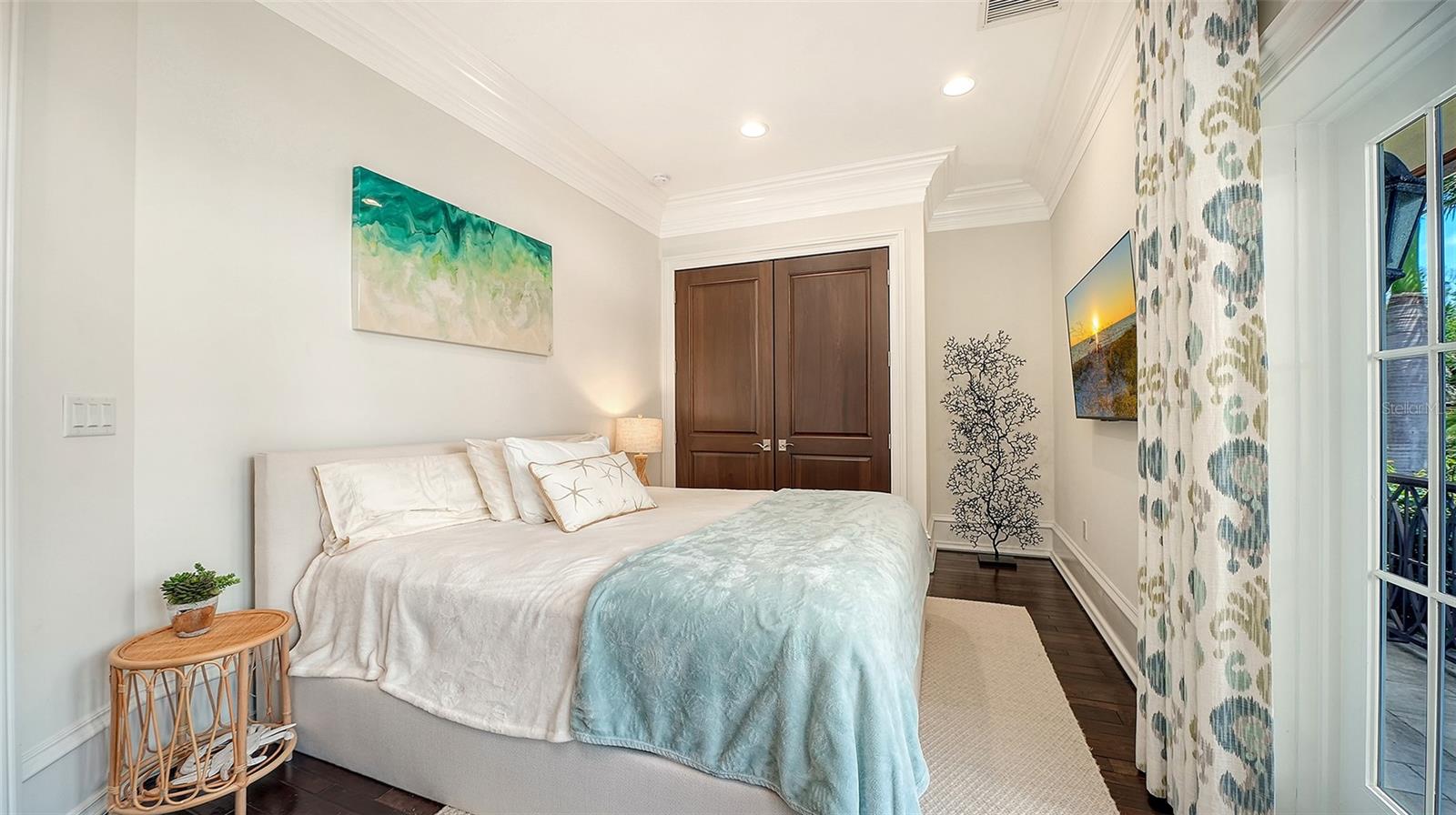 LIDO C/LIDO SHORES - Residential