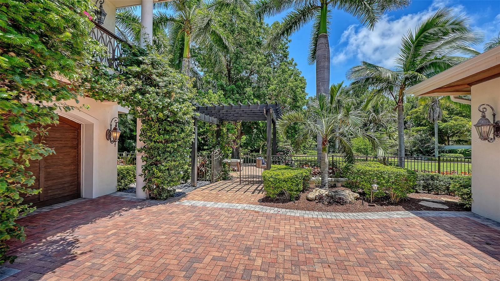 LIDO C/LIDO SHORES - Residential