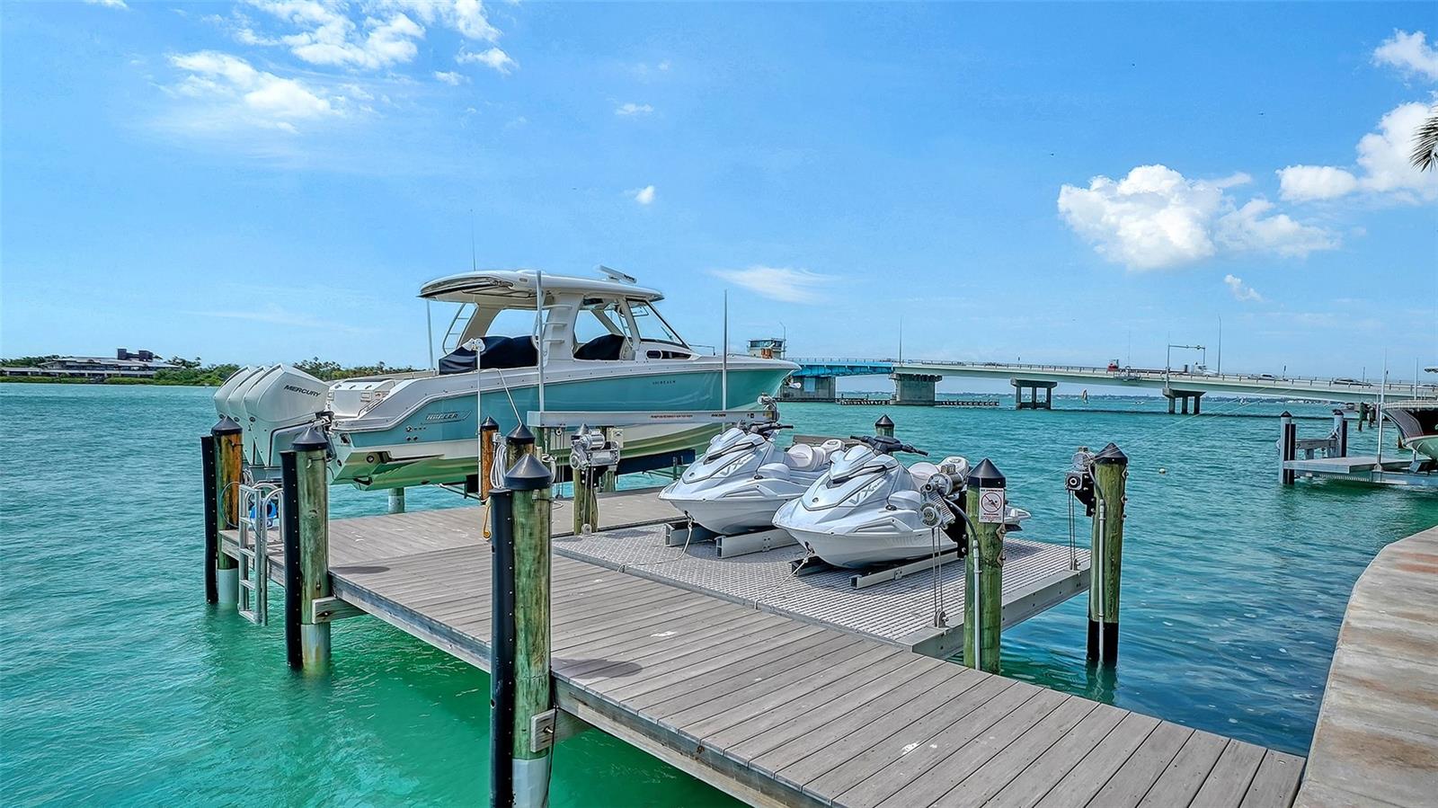 LIDO C/LIDO SHORES - Residential