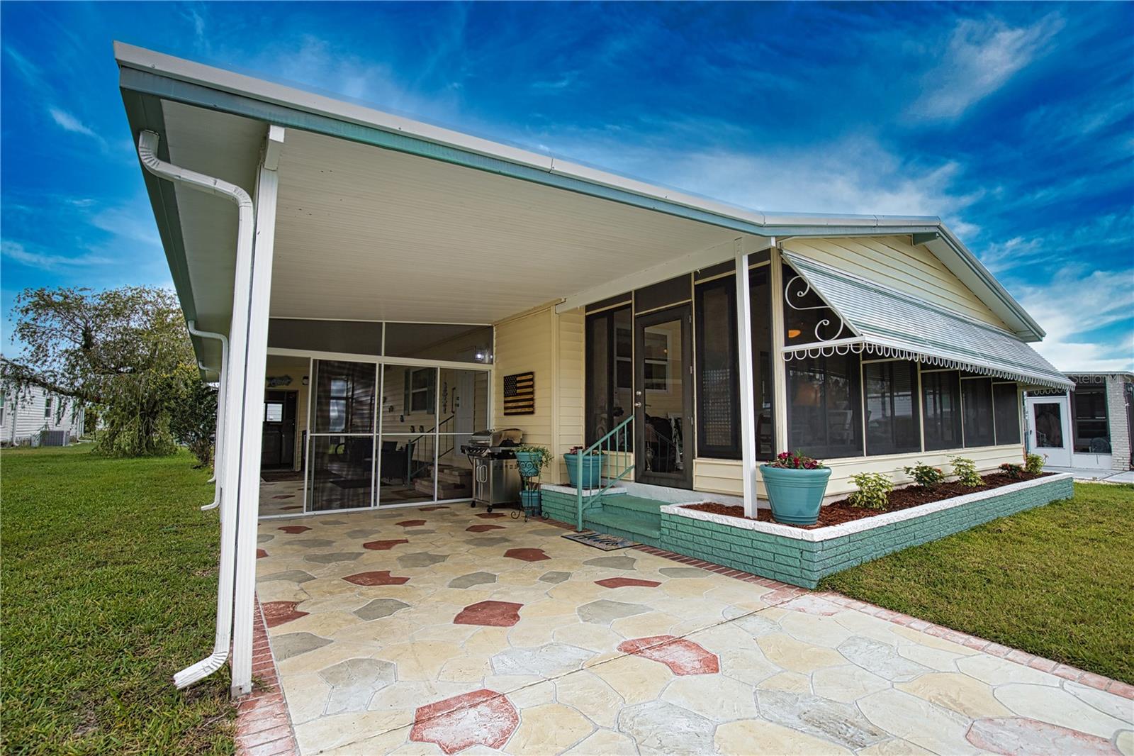 LA CASA MHP CO-OP - Residential