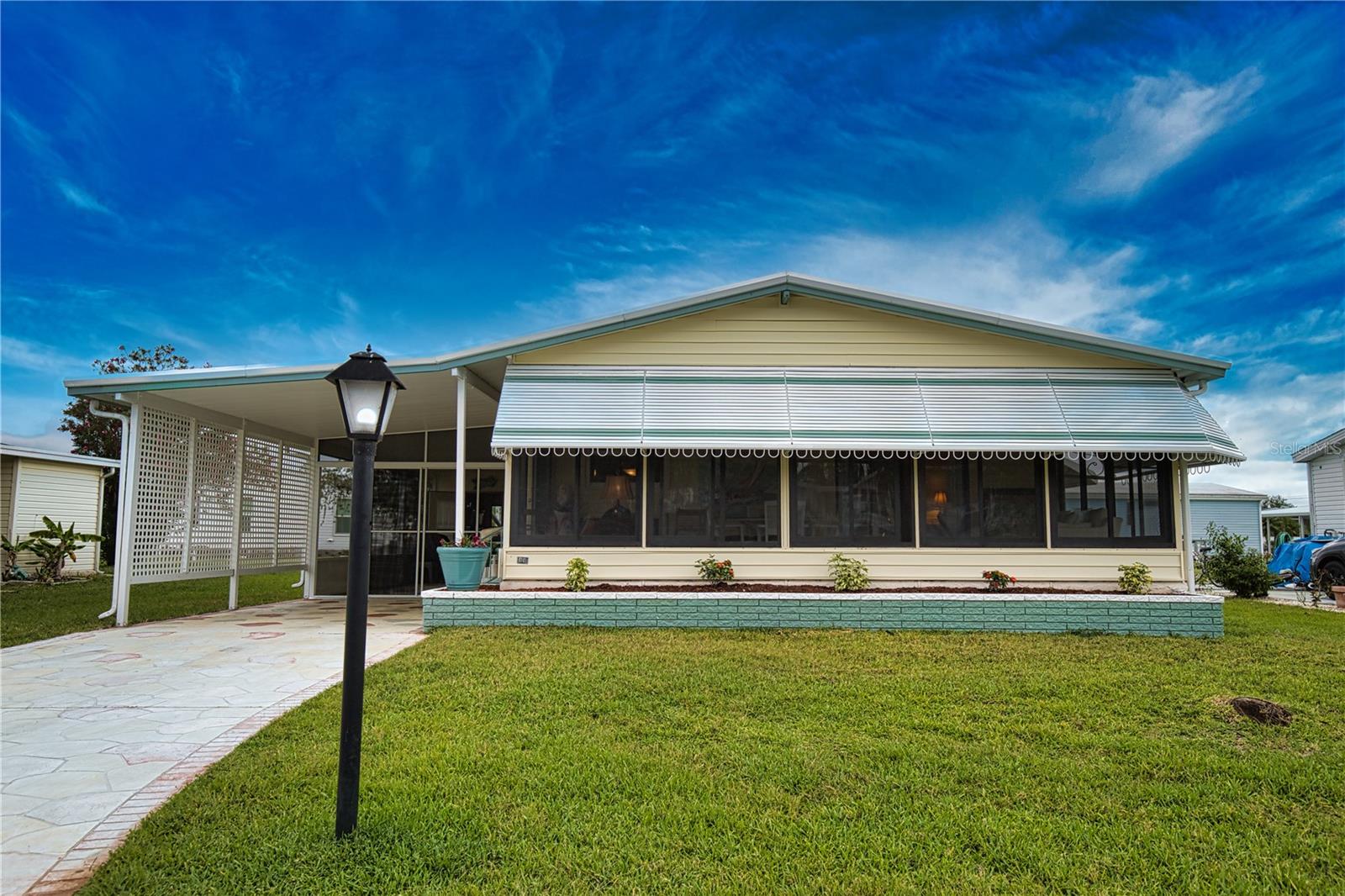 LA CASA MHP CO-OP - Residential