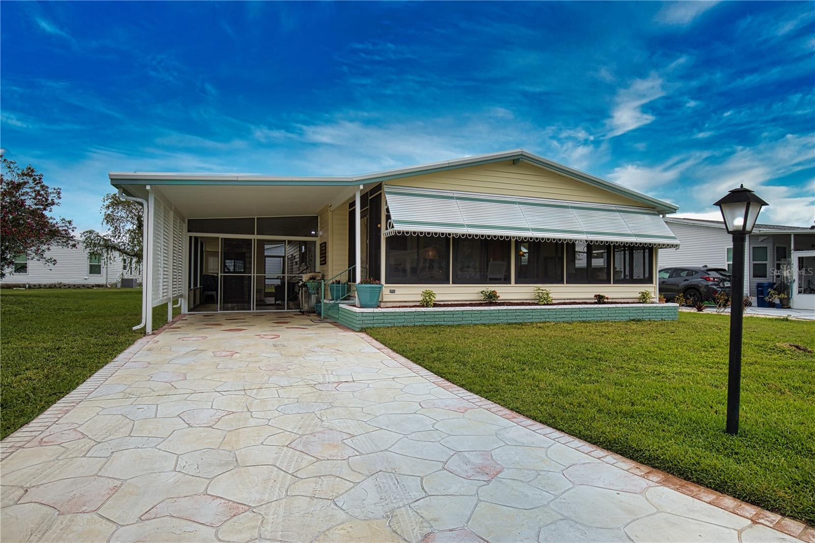 LA CASA MHP CO-OP - Residential