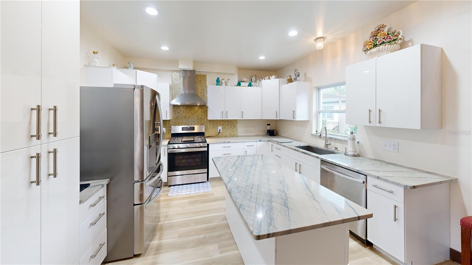 EAST GARDEN MANOR ADD 03 REP - Residential