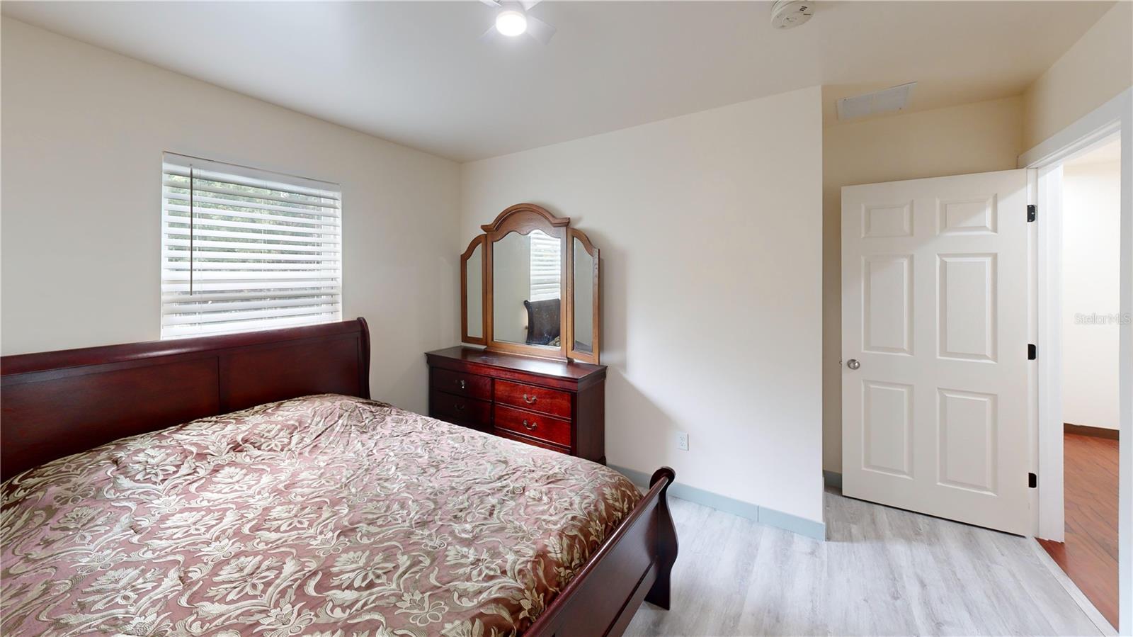 EAST GARDEN MANOR ADD 03 REP - Residential