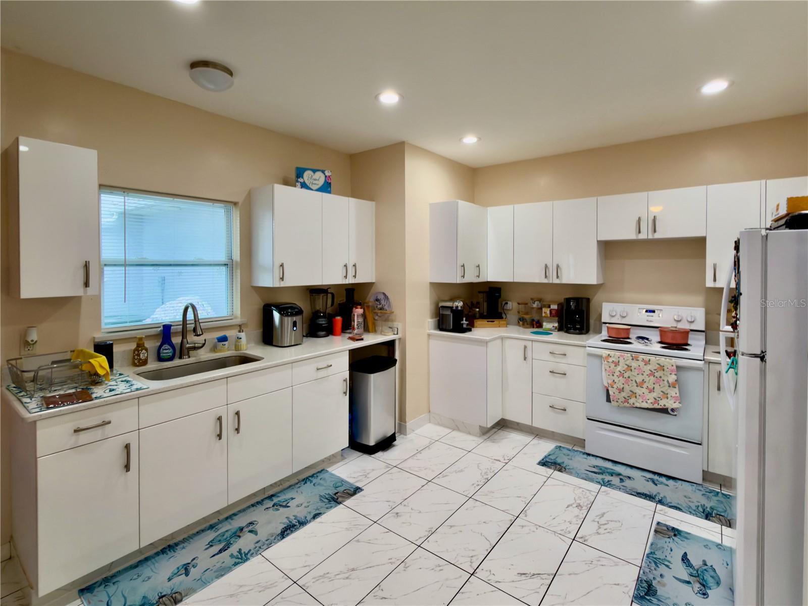 EAST GARDEN MANOR ADD 03 REP - Residential