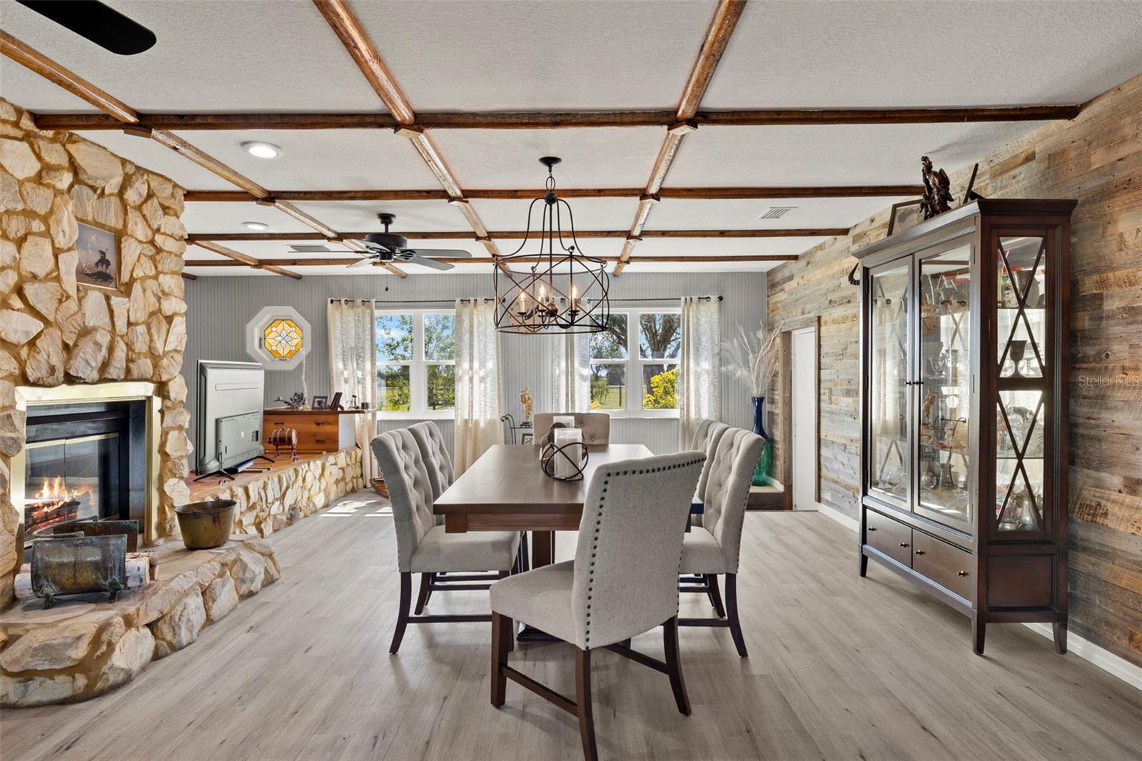 ARCADIA GRVS INC - Residential