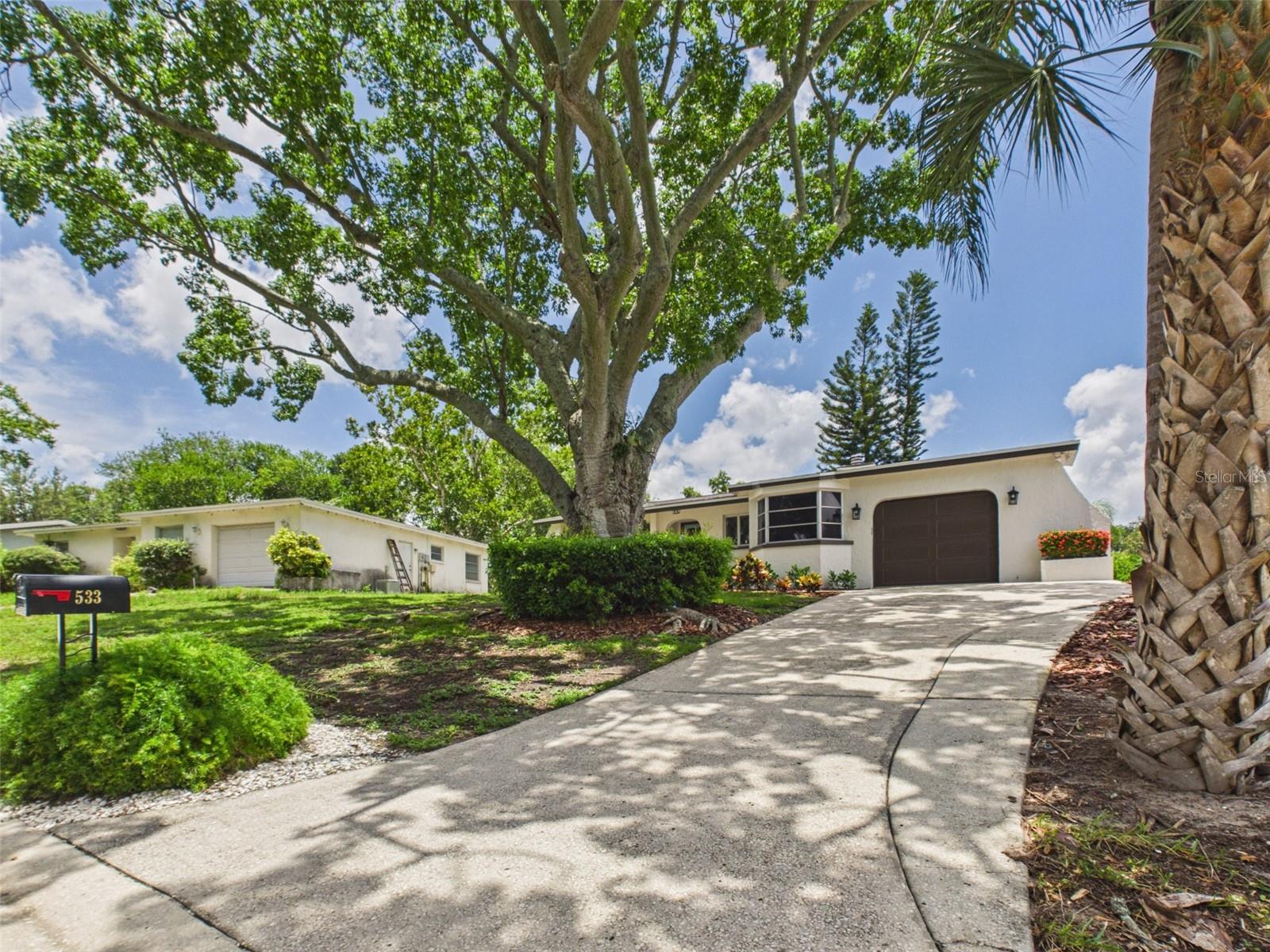 CURLEW GROVES UNIT ONE - Residential