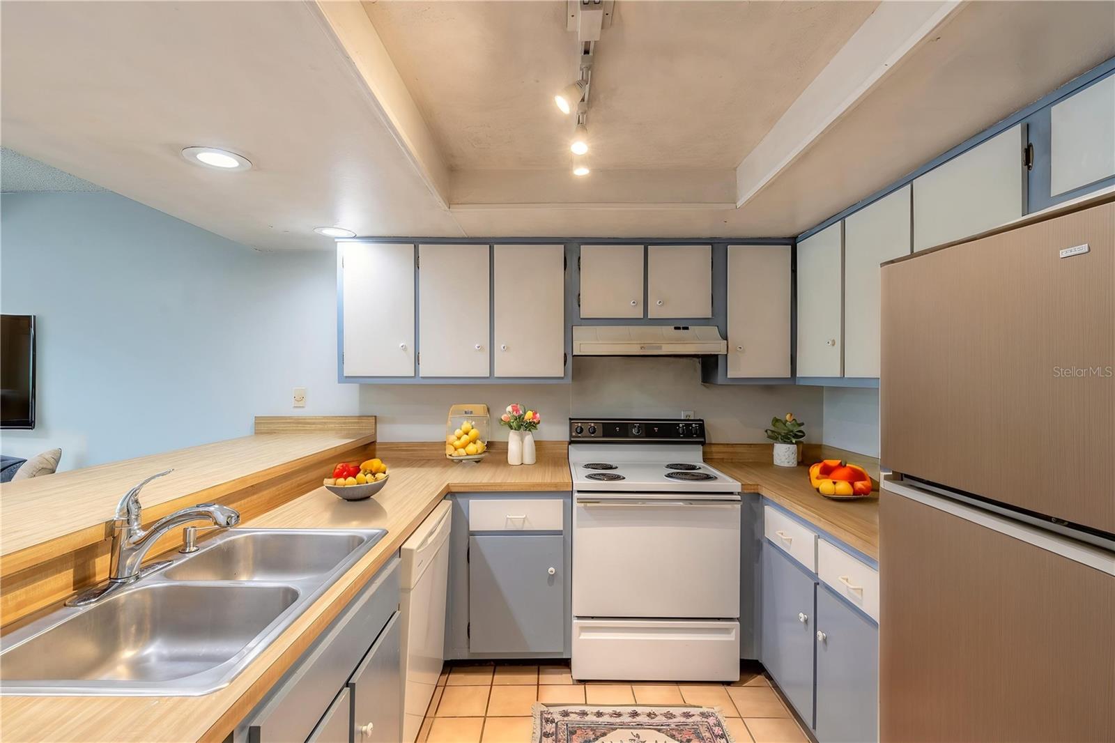 SUGAR MILL GOLF TWNHS CONDO - Residential