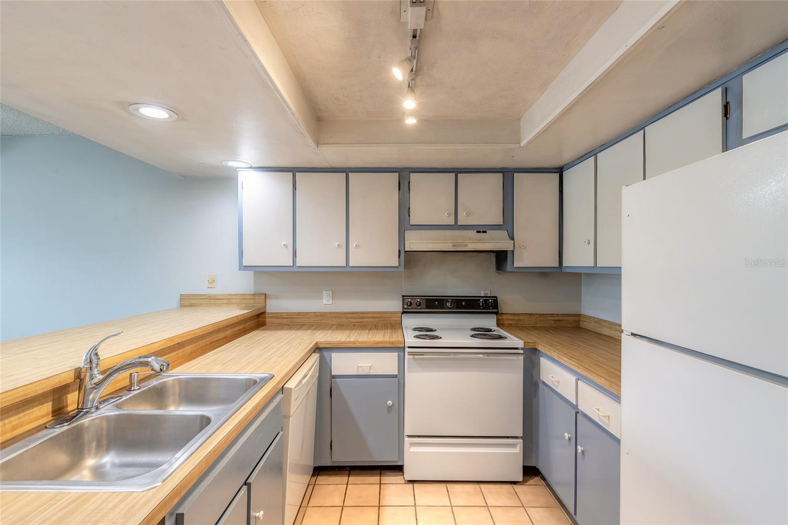 SUGAR MILL GOLF TWNHS CONDO - Residential
