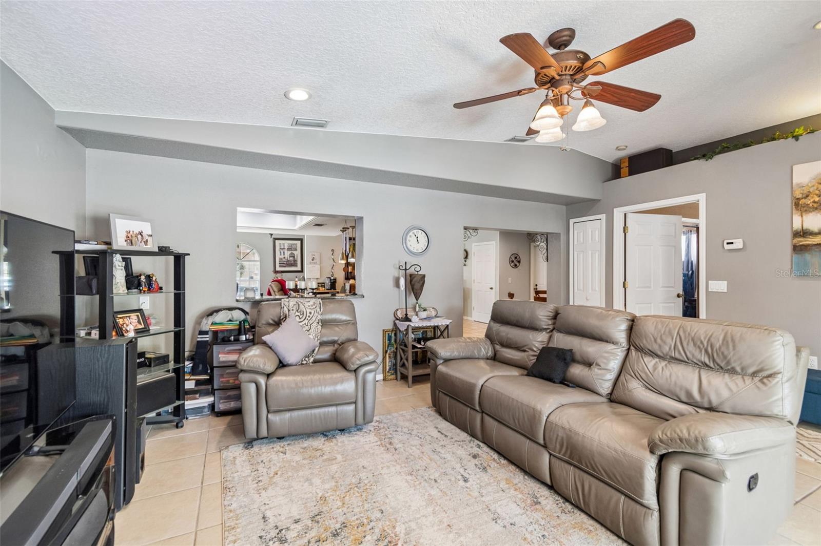 TAMPA SHORES INC #1 UN 1A REP - Residential