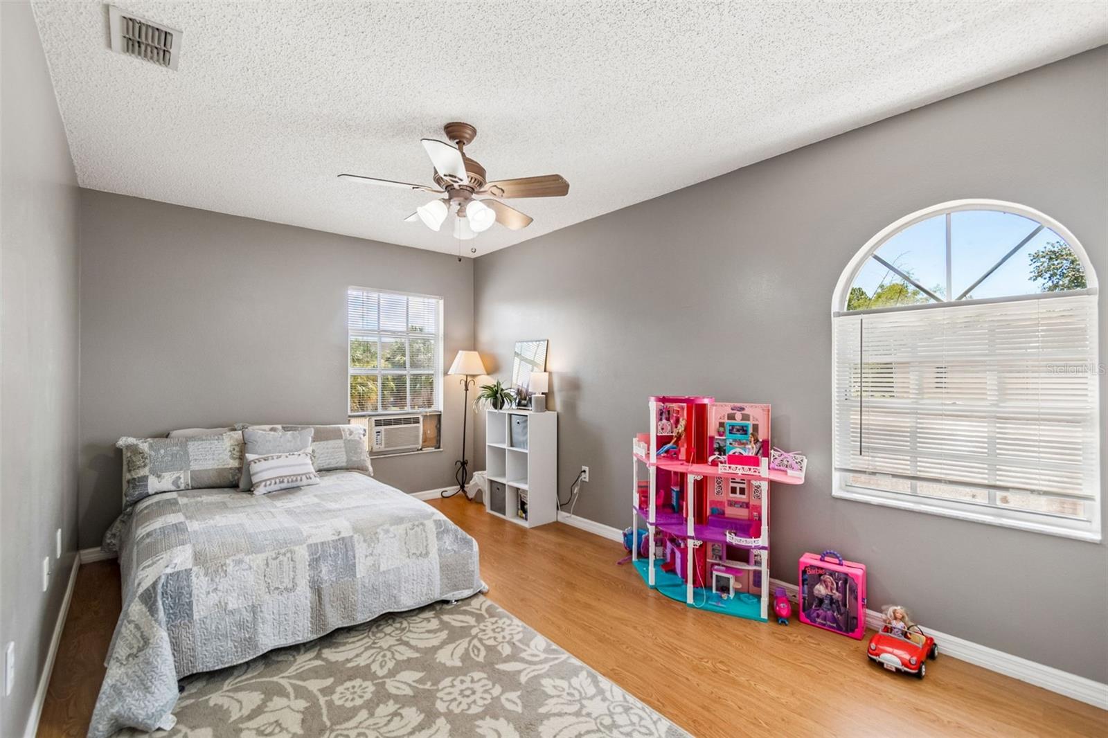 TAMPA SHORES INC #1 UN 1A REP - Residential