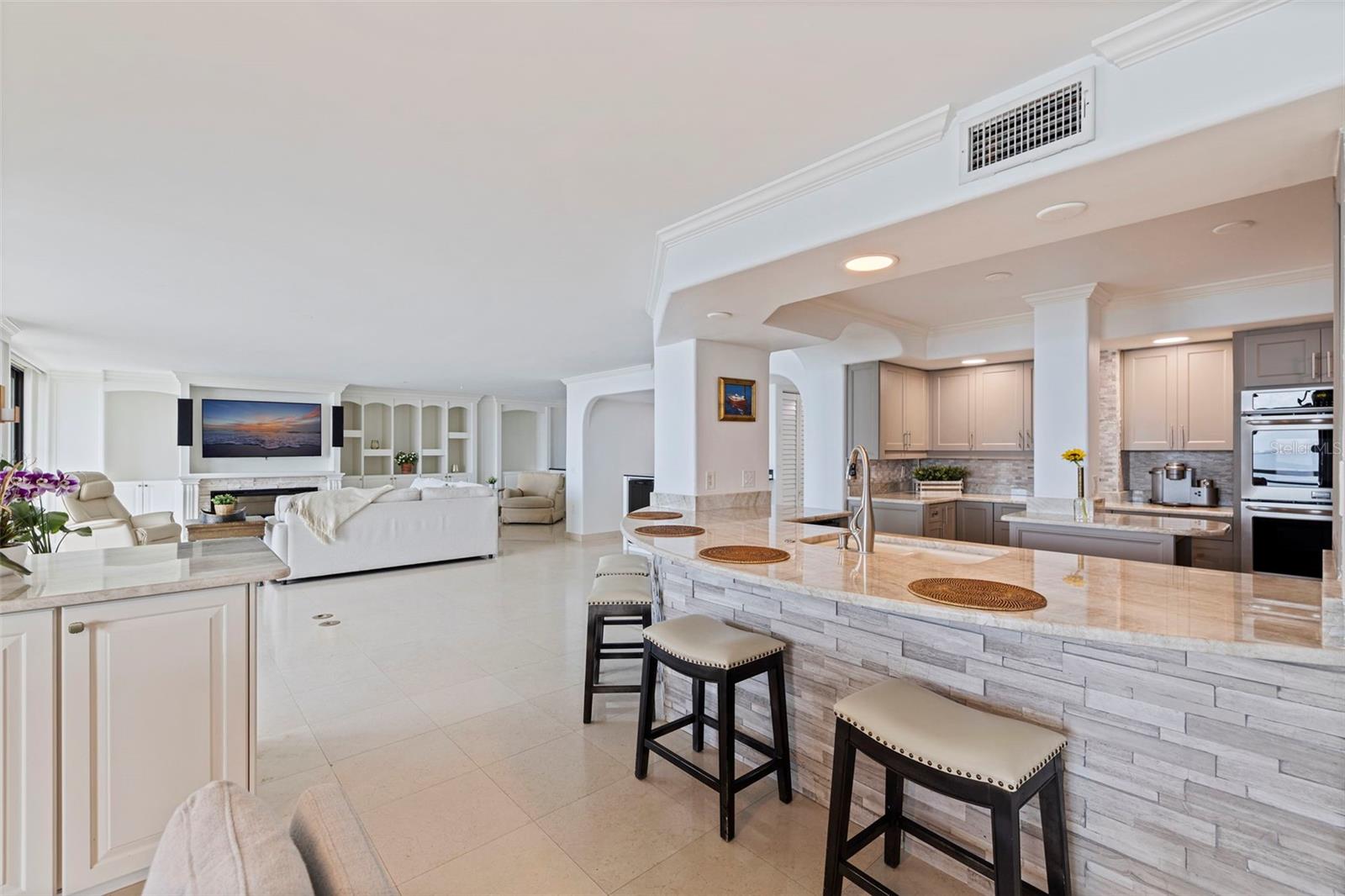 5700 MARINER - Residential