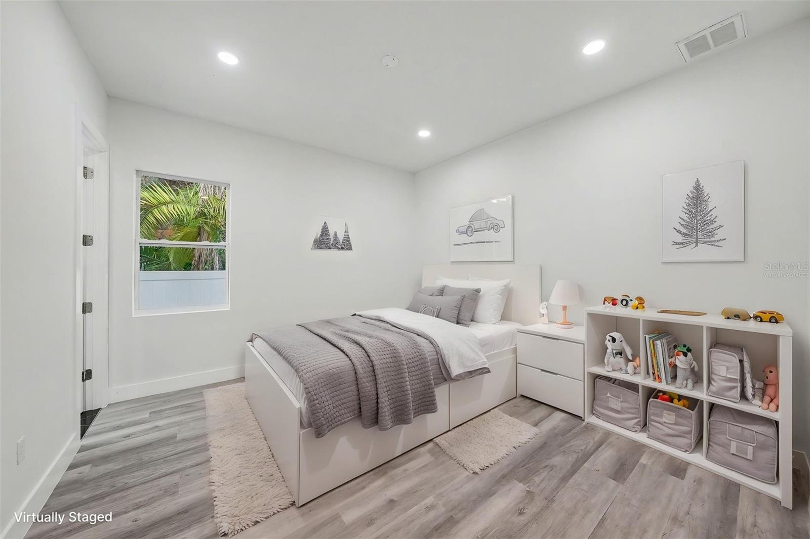 PINELLAS GROVES - Residential