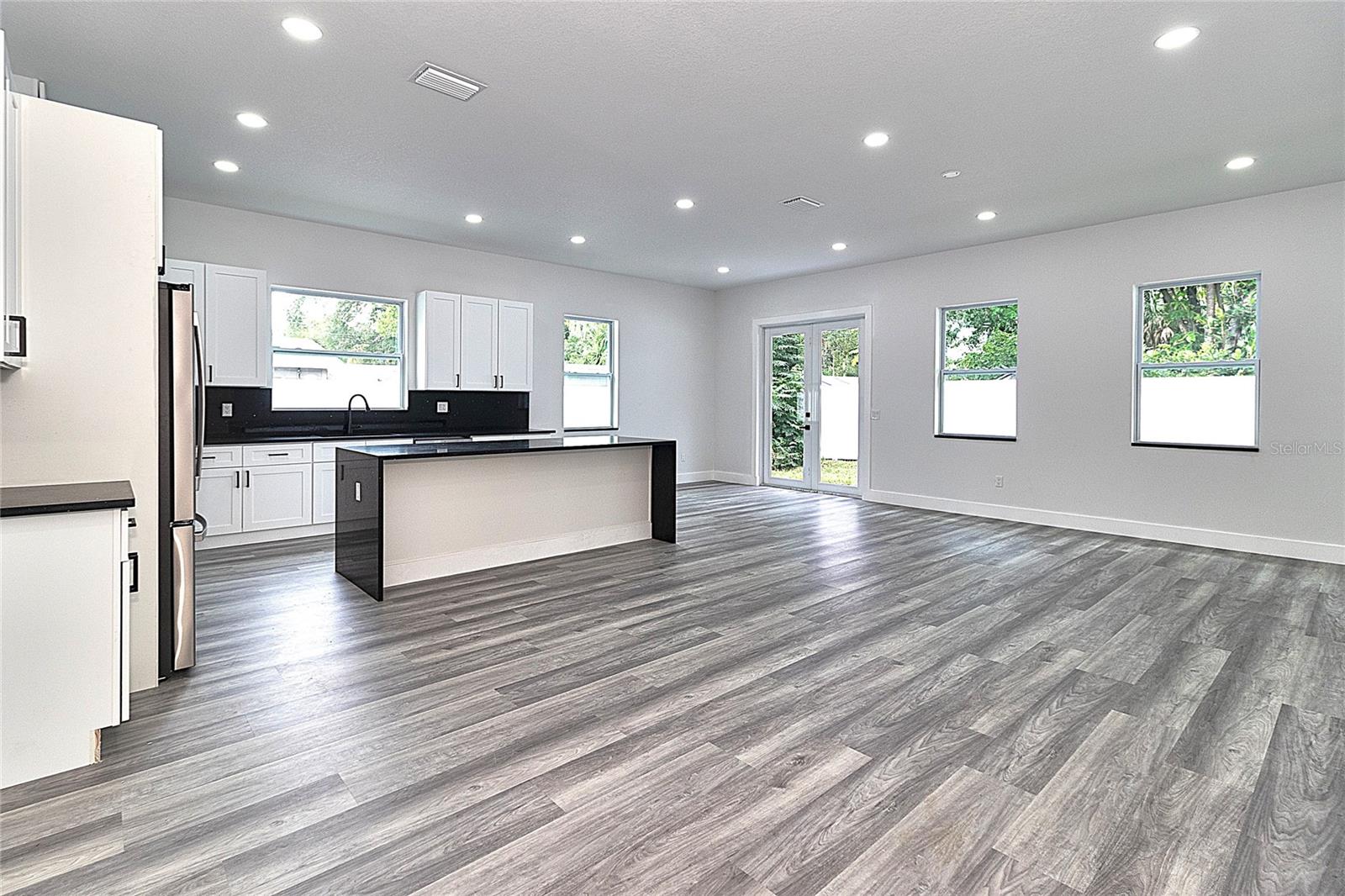 PINELLAS GROVES - Residential
