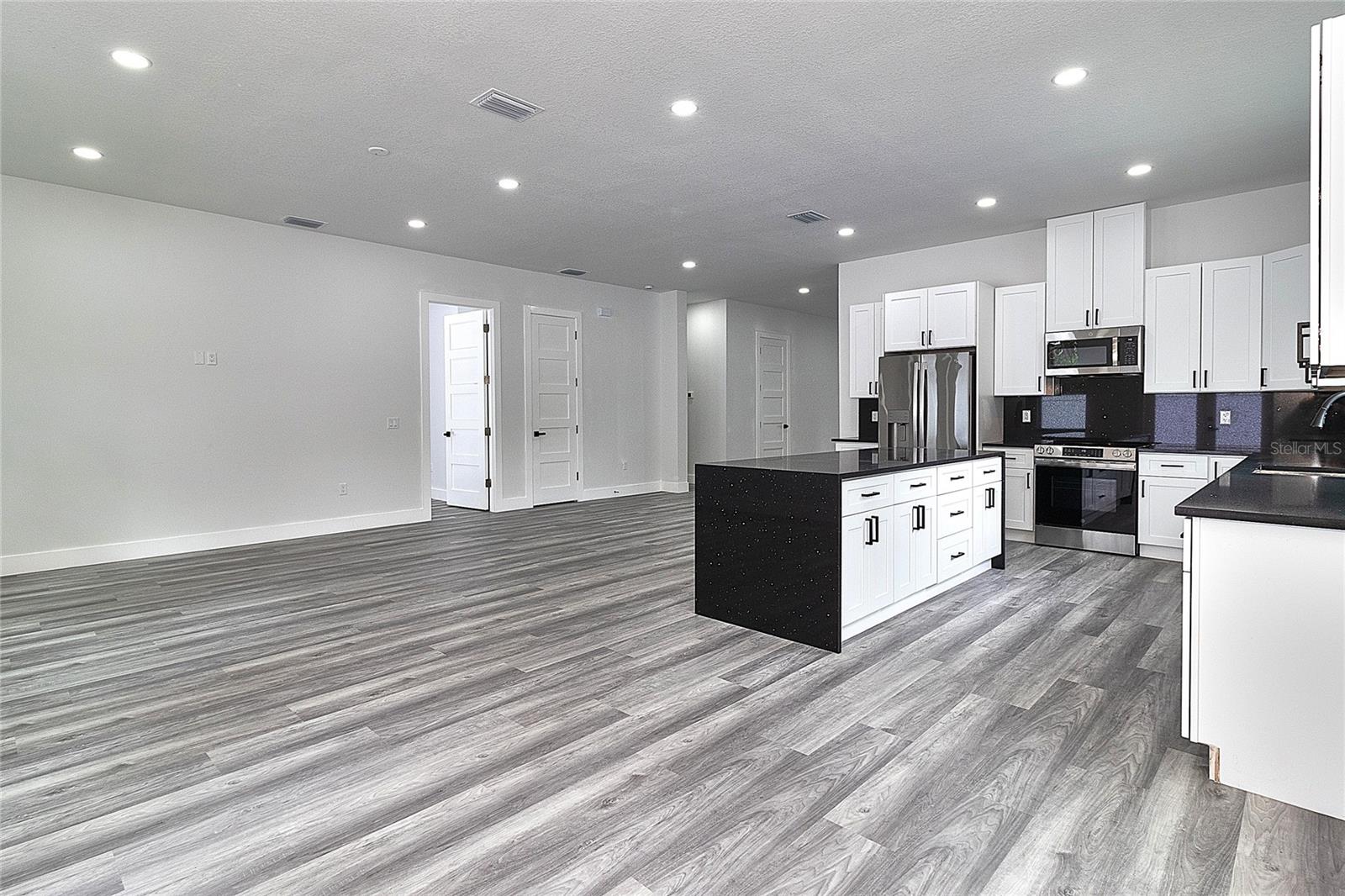 PINELLAS GROVES - Residential